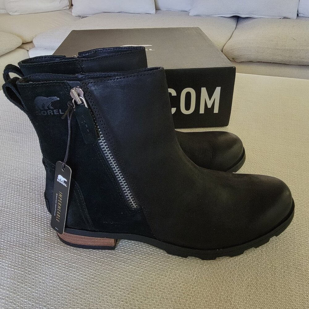 Sorel Emelie Zip Booties - Women's